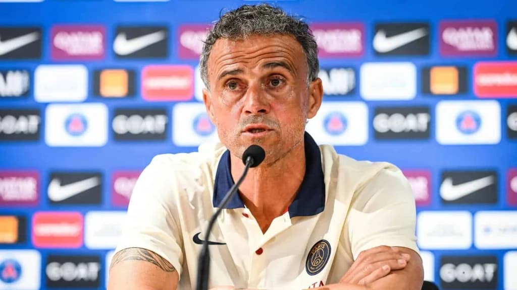 Kvaratskhelia's Transfer Shakes Napoli and PSG Betting Markets